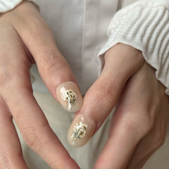 Japanese-Style Dried Flower Bouquet Press On Nails
