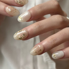 Japanese-Style Dried Flower Bouquet Press On Nails