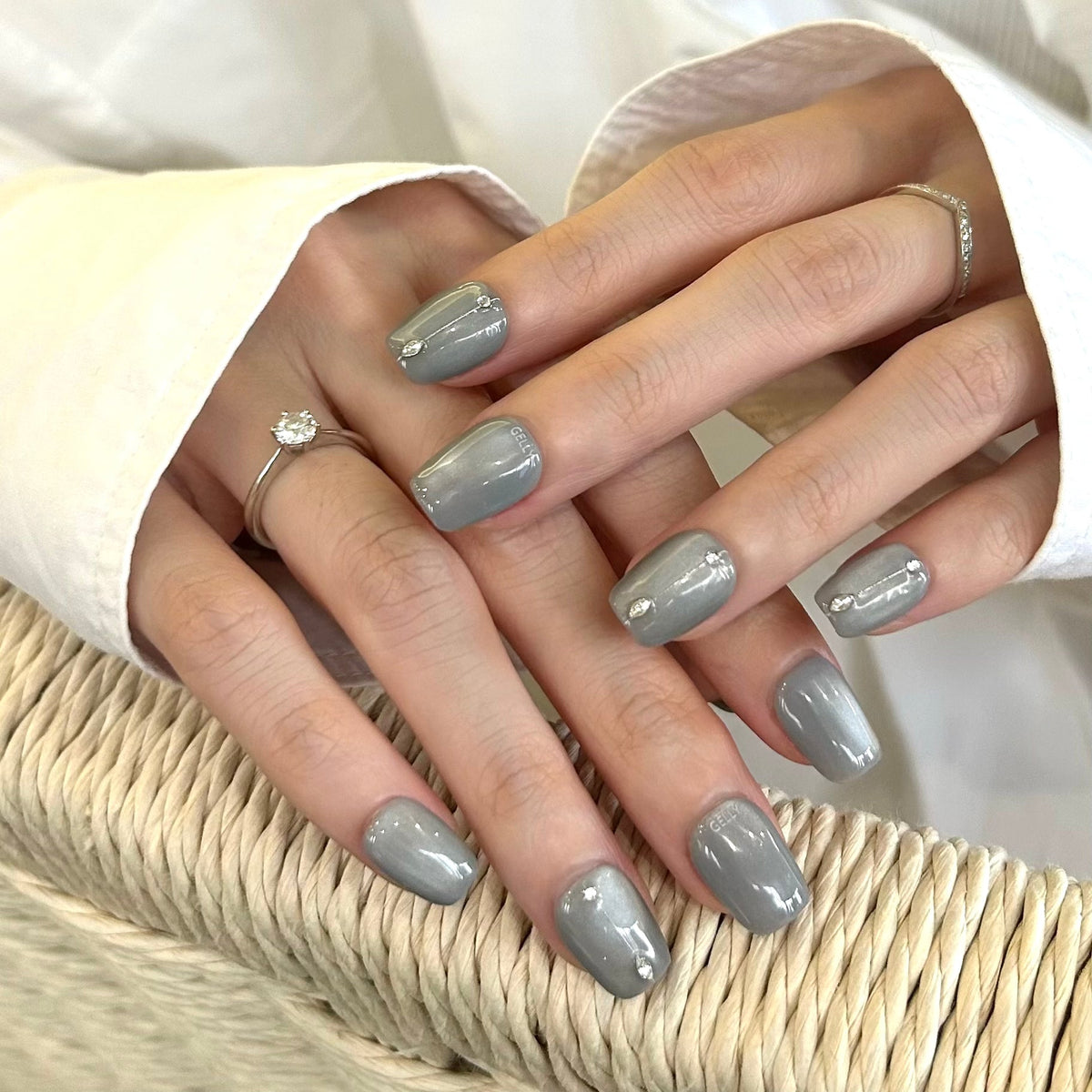 Minimalist Gray-Blue Cat Eye with Diamonds Press On Nails